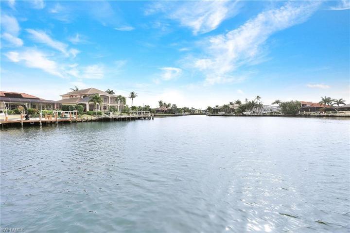 633  Blackmore  CT, MARCO ISLAND, FL 34145