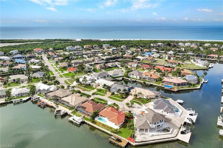633  Blackmore  CT, MARCO ISLAND, FL 34145