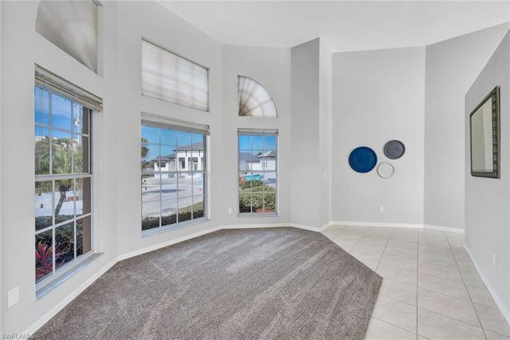 633  Blackmore  CT, MARCO ISLAND, FL 34145