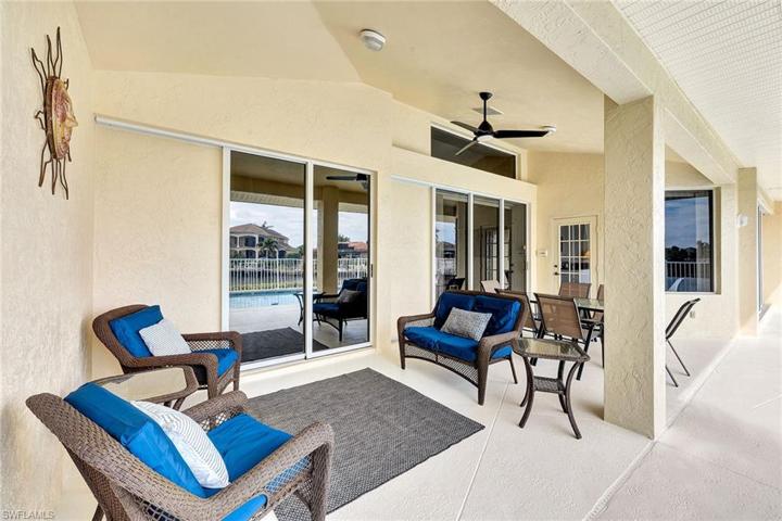 633  Blackmore  CT, MARCO ISLAND, FL 34145