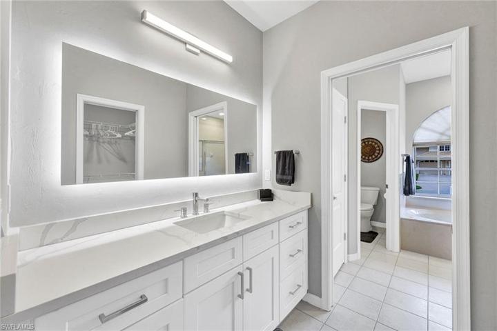 633  Blackmore  CT, MARCO ISLAND, FL 34145
