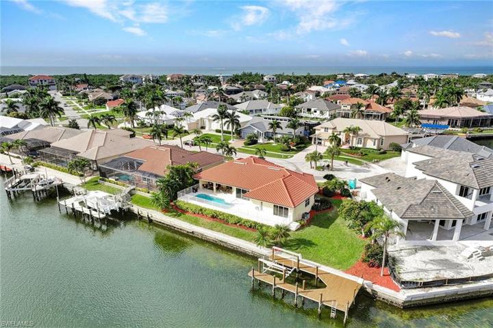 633  Blackmore  CT, MARCO ISLAND, FL 34145