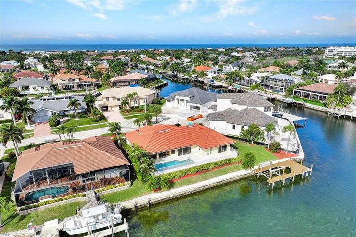 633  Blackmore  CT, MARCO ISLAND, FL 34145