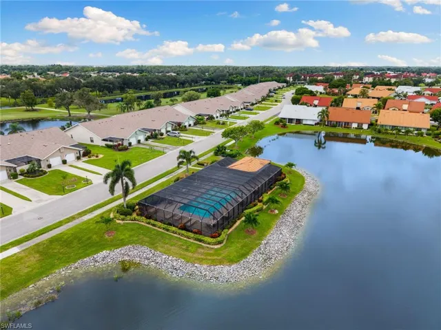 Villas II pool and Clubhouse