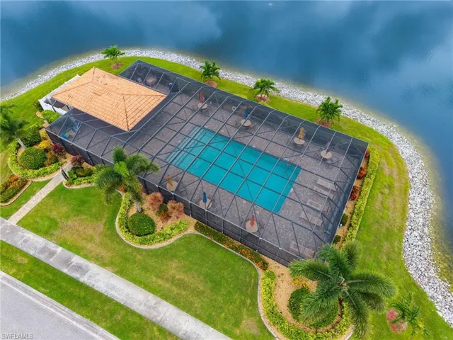 Villas II pool and Clubhouse