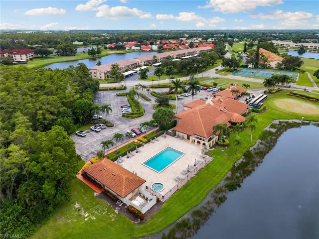 Cross Creek pool and Clubhouse