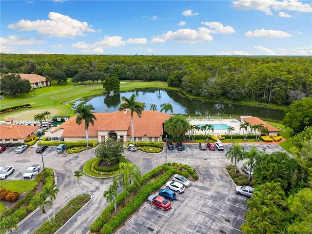 Cross Creek pool and Clubhouse