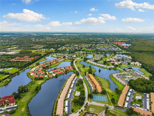 Cross Creek aerial view with Daniels Pkw in the background (I75 to the left and US41 to the right)