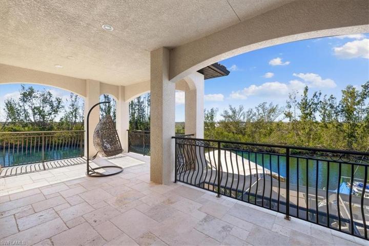 Large balcony adjoins 2nd floor den