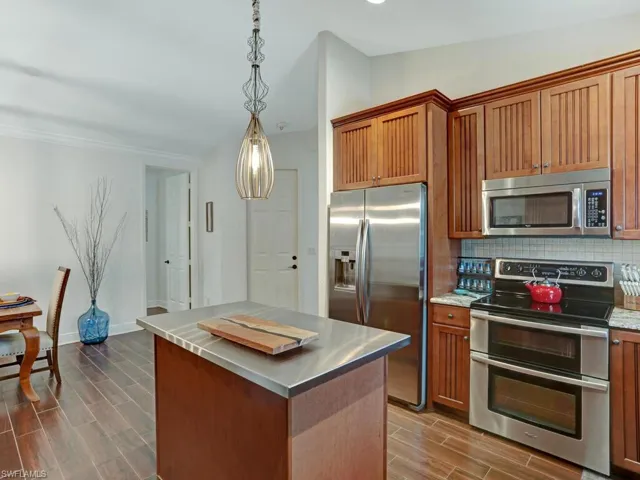 783 92nd Ave N, Naples, Florida 34108