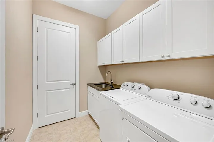1378  Petone  CT, Naples, FL 34113