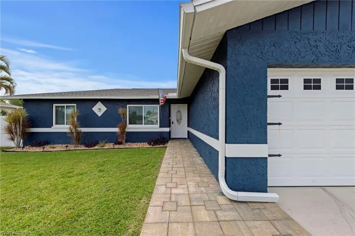 3923 1st Ave, Cape Coral, Florida 33914