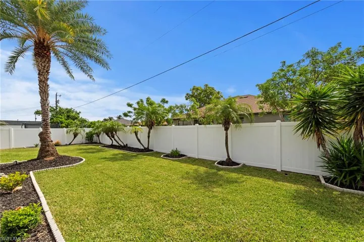 3923 1st Ave, Cape Coral, Florida 33914