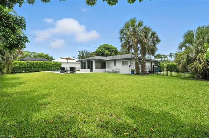 1132  Cypress Woods  DR, Naples, FL 34103