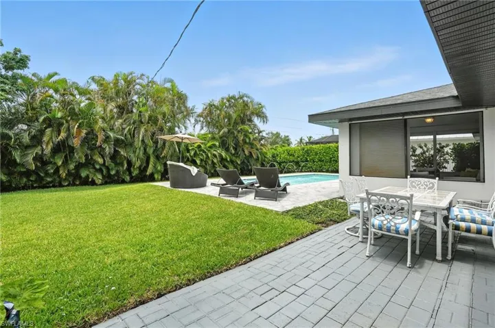 1132  Cypress Woods  DR, Naples, FL 34103