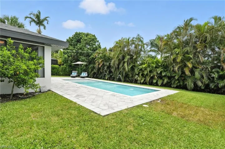 1132  Cypress Woods  DR, Naples, FL 34103
