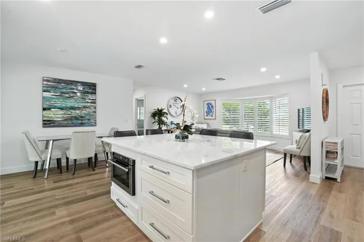1132  Cypress Woods  DR, Naples, FL 34103