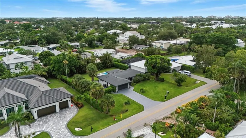 1132  Cypress Woods  DR, Naples, FL 34103