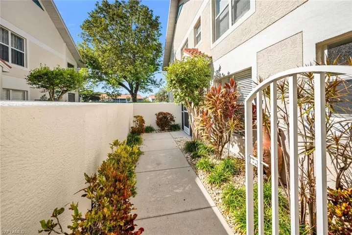 Gated private walkway