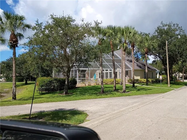 12393 Londonderry Ln, Bonita Springs, Florida 34135