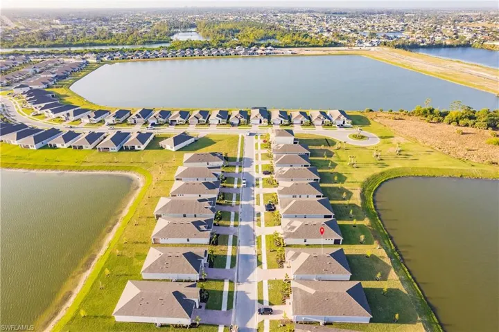 628 Parkshore Lake AVE, CAPE CORAL FL 33993