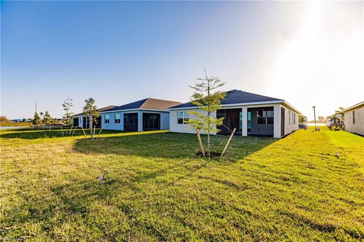 628 Parkshore Lake AVE, CAPE CORAL FL 33993