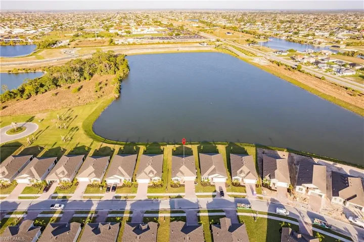 628 Parkshore Lake AVE, CAPE CORAL FL 33993
