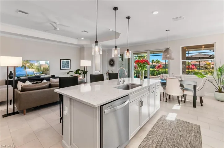 28137  Captiva Shell  LOOP, Bonita Springs, FL 34135