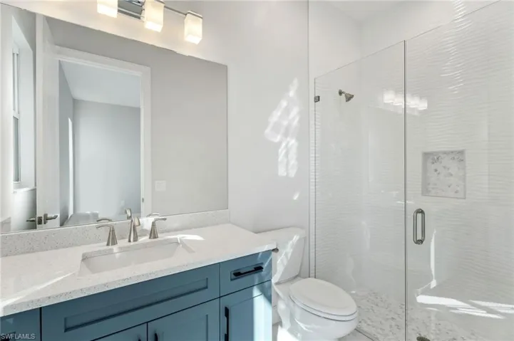 Guest bathroom 2