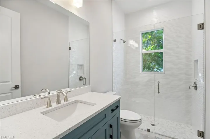 Guest bathroom 3