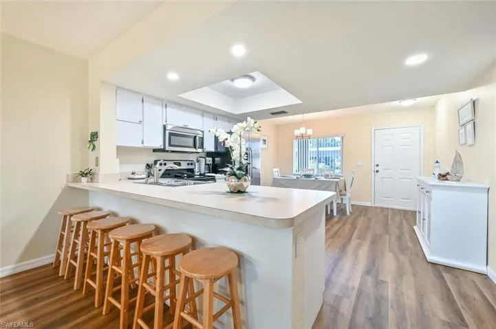 Breakfast Bar / Pass-through