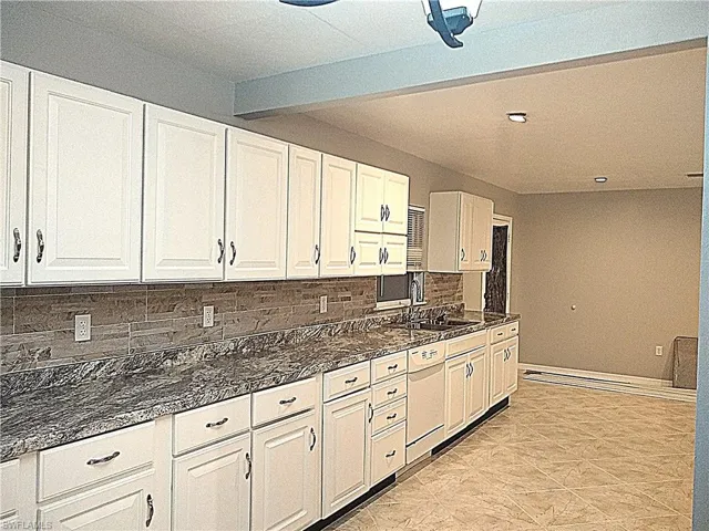 GREAT kitchen for someone who entertains