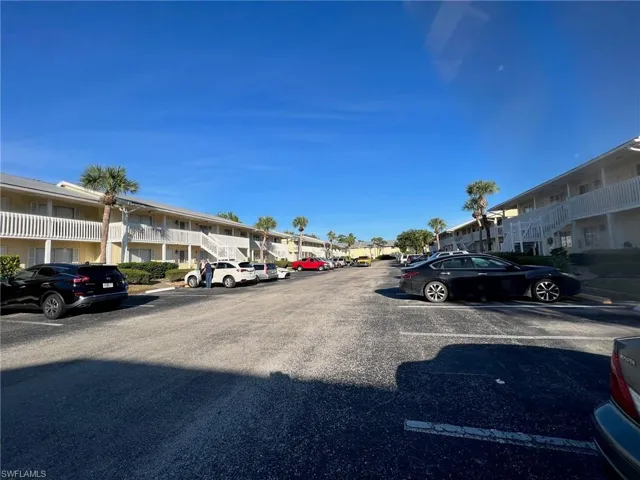 4603 Bayshore Dr F8, Naples, Florida 34112
