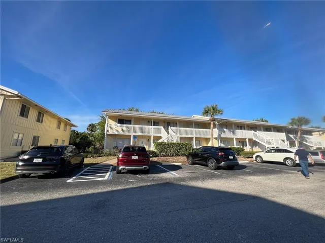 4603 Bayshore Dr F8, Naples, Florida 34112