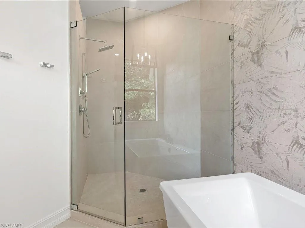 2360 19th ST, Naples, FL 34117,225049456