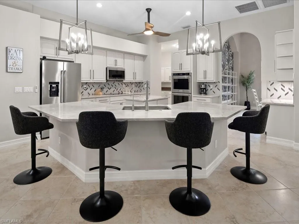 2360 19th ST, Naples, FL 34117,225049456