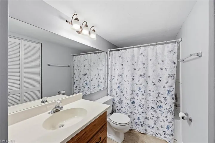1075 Foxfire Ln 103, Naples, Florida 34104