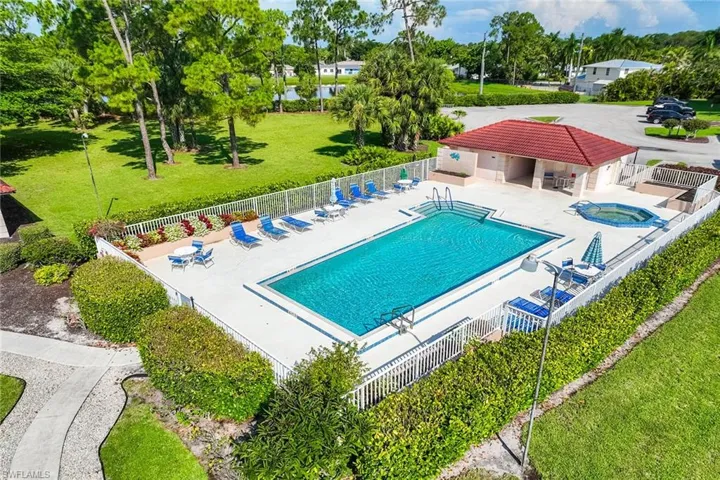 1075 Foxfire Ln 103, Naples, Florida 34104