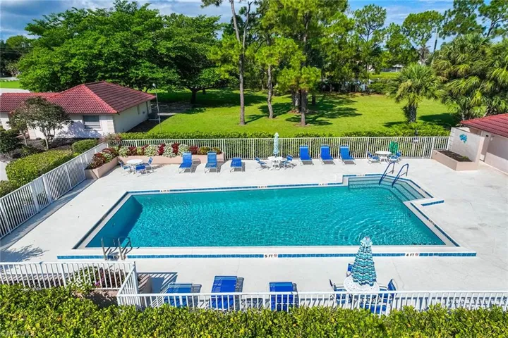 1075 Foxfire Ln 103, Naples, Florida 34104