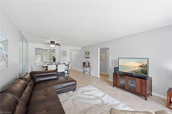 1075 Foxfire Ln 103, Naples, Florida 34104