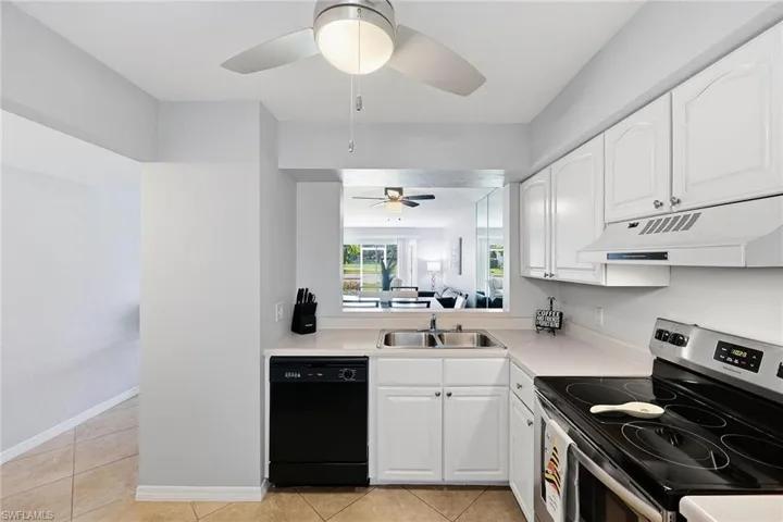 1075 Foxfire Ln 103, Naples, Florida 34104
