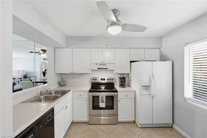 1075 Foxfire Ln 103, Naples, Florida 34104