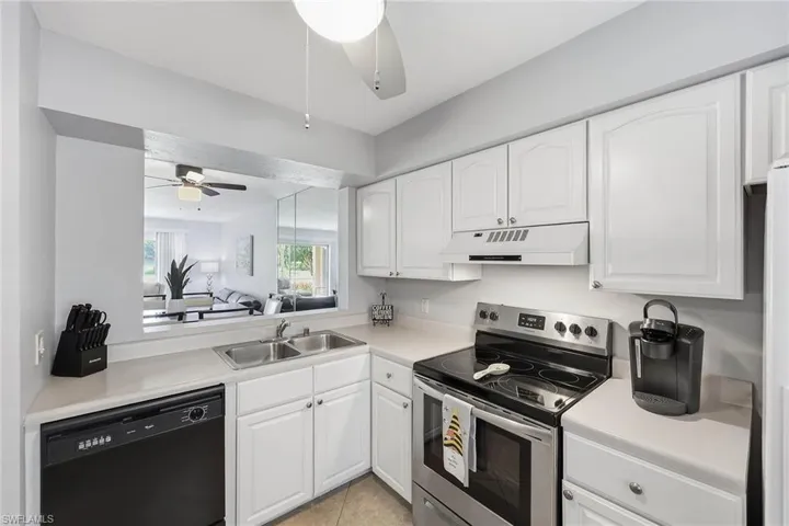 1075 Foxfire Ln 103, Naples, Florida 34104
