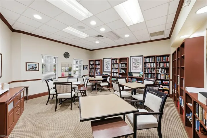 1075 Foxfire Ln 103, Naples, Florida 34104
