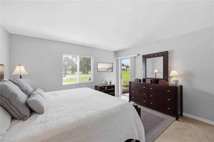 1075 Foxfire Ln 103, Naples, Florida 34104