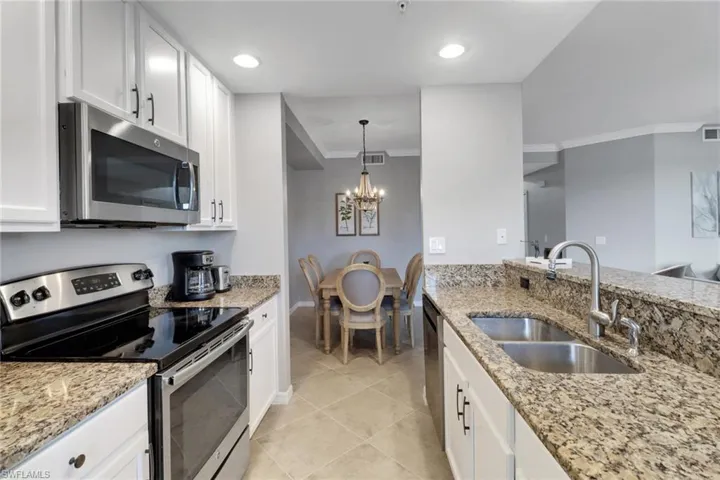 9509  Avellino  WAY, Naples, FL 34113