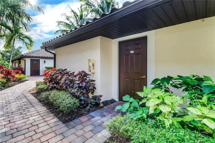 9509  Avellino  WAY, Naples, FL 34113