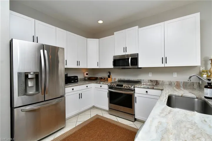 Quartz countertops and stainless appliances
