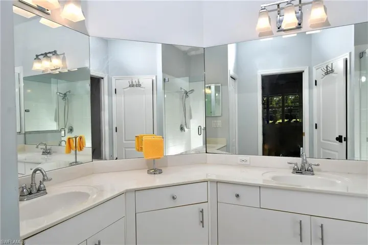 Dual sinks