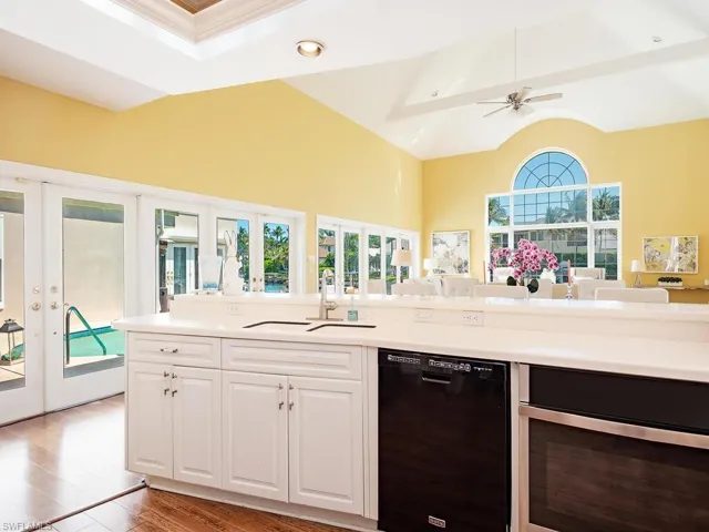 3175  Fort Charles  DR, Naples, FL 34102